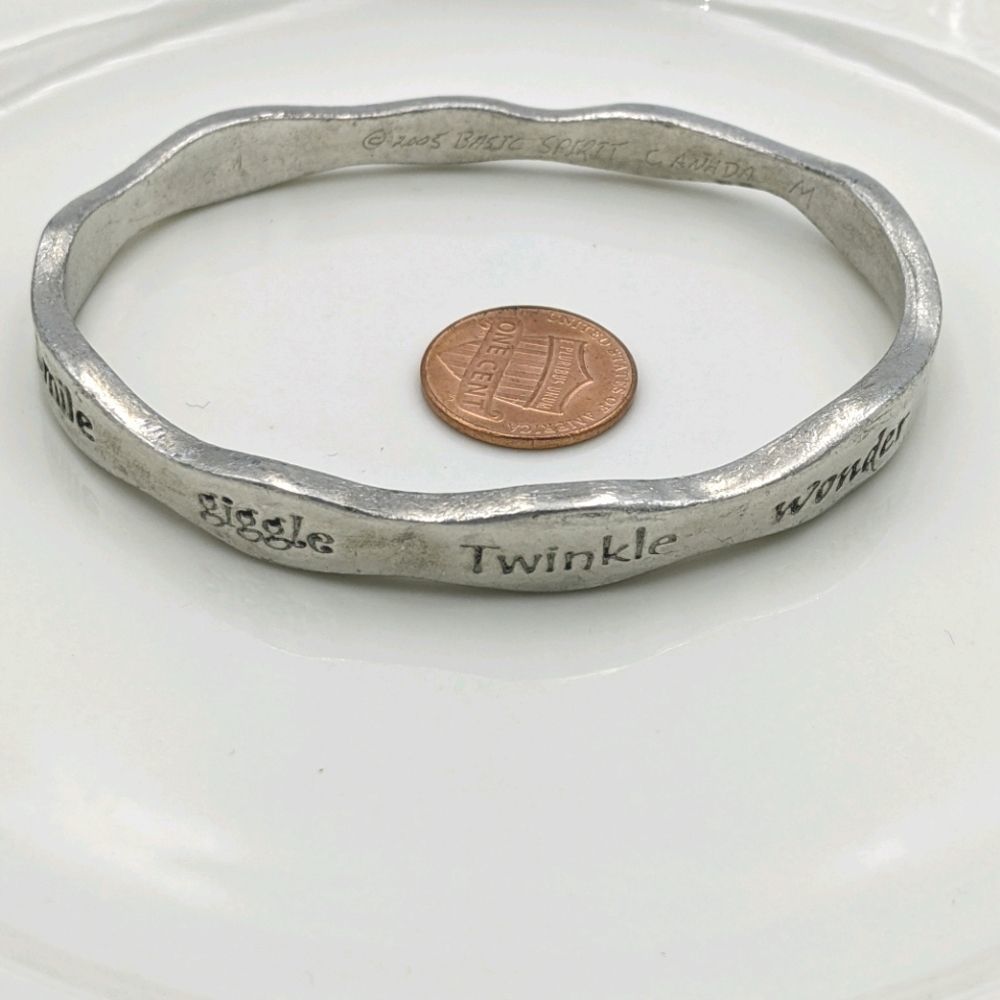 Basic Spirit Canada Pewter Flirt Giggle Bracelet